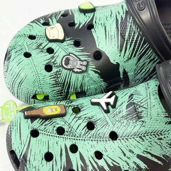 Crocs Classic Pool Party NWT Sz  M13 Tropical Leaves Clog - Picture 8 of 11